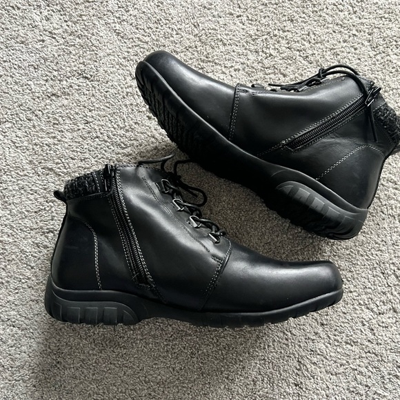 Propet Womens Boots Delaney Black Ankle Boot Size 8 X (2E) Wide Lace Up Leather - Picture 2 of 6